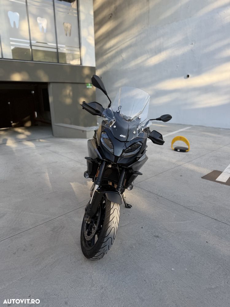 BMW F900XR - 8