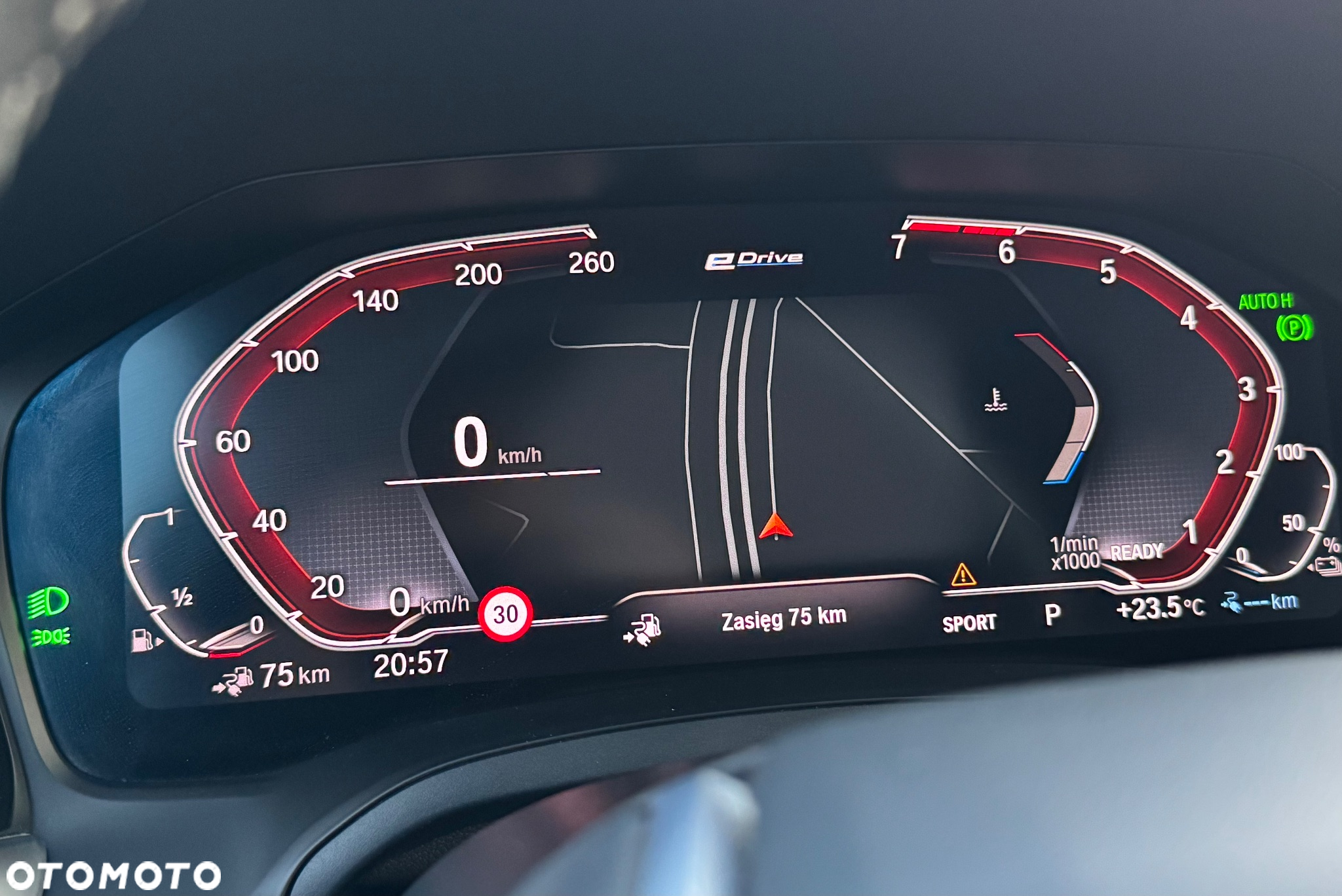 BMW Seria 3 330e Sport - 32