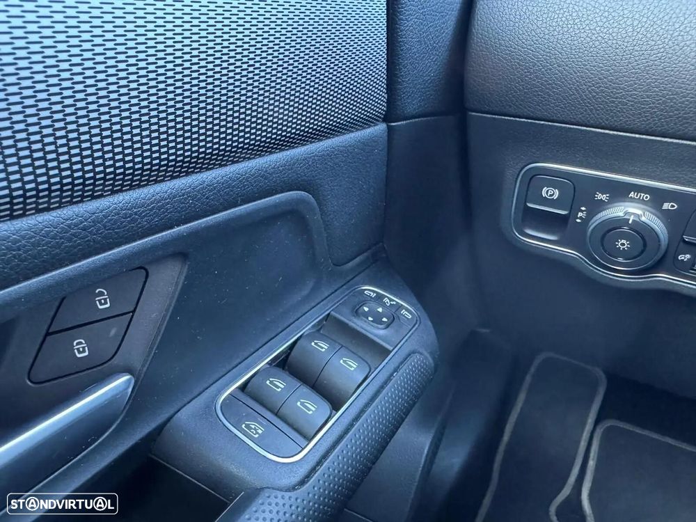 Mercedes-Benz B 180 - 30