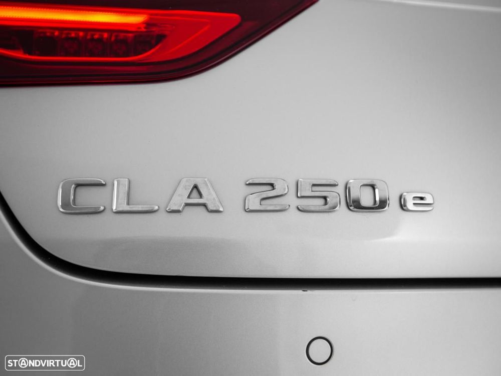 Mercedes-Benz CLA 250 e Shooting Brake AMG Line — fotografia 18