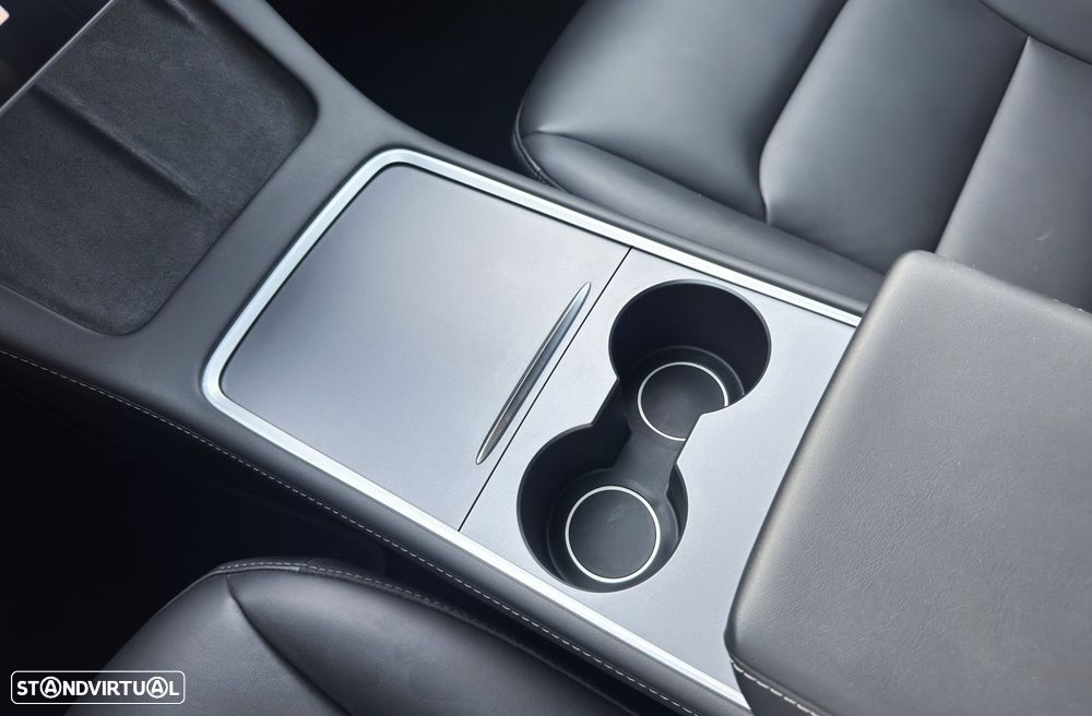 Tesla Model 3 - 31