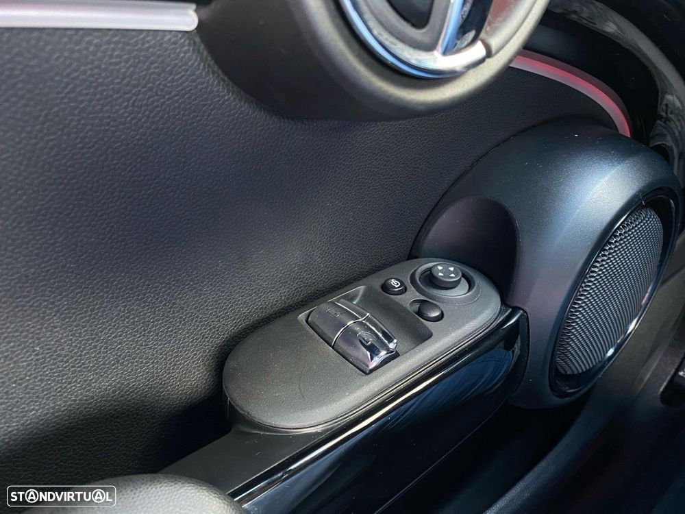 MINI 3 Portas Cooper SE Premium Classic - 15