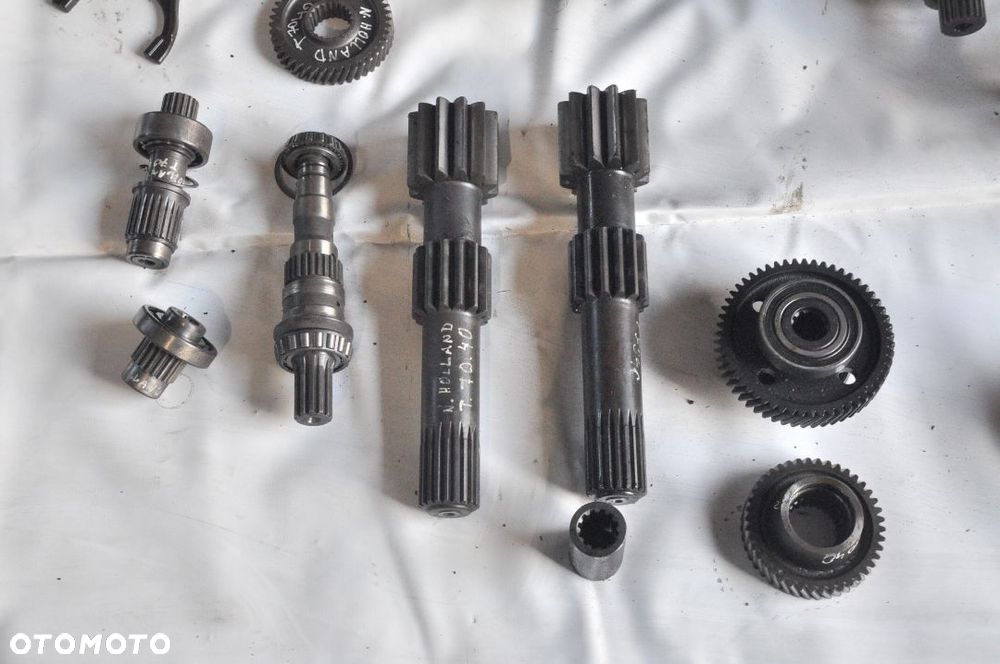 WAŁEK ZĘBATKA TRYB PÓŁOŚ Case Puma  NEW HOLLAND T7040 - 3