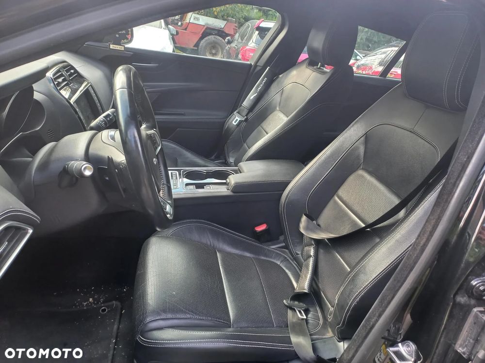 Jaguar XE 20d R-Sport - 7