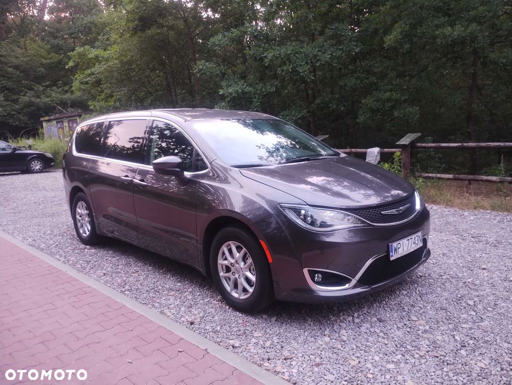 Chrysler Pacifica - 2