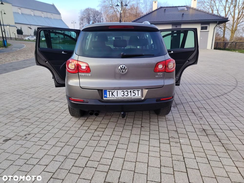 Volkswagen Tiguan 2.0 TDI DPF BlueMotion Technology Trend & Fun - 11