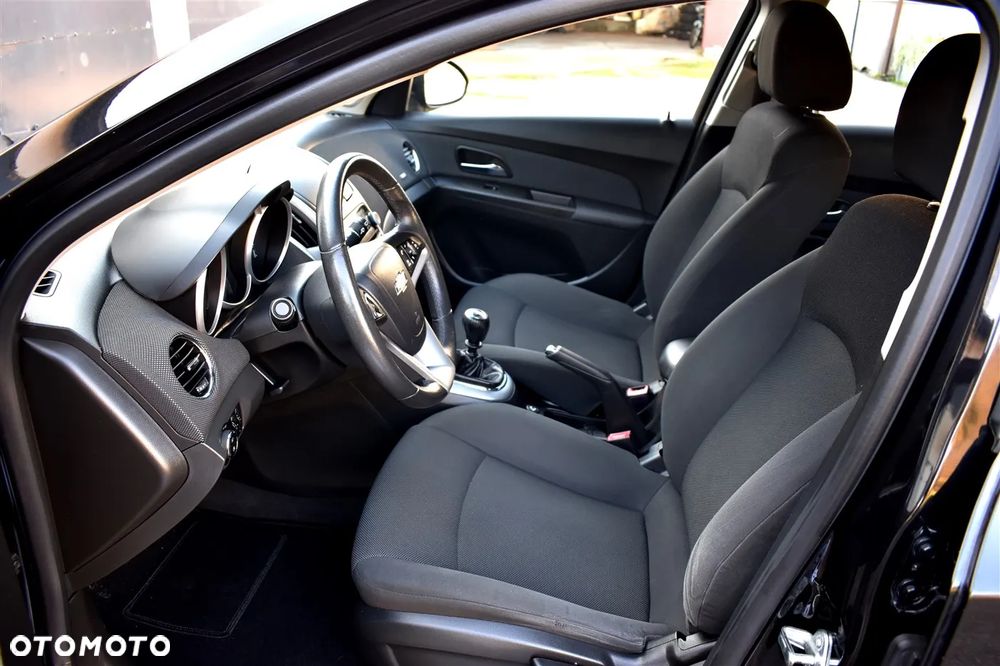 Chevrolet Cruze Station Wagon 1.6 LT - 17