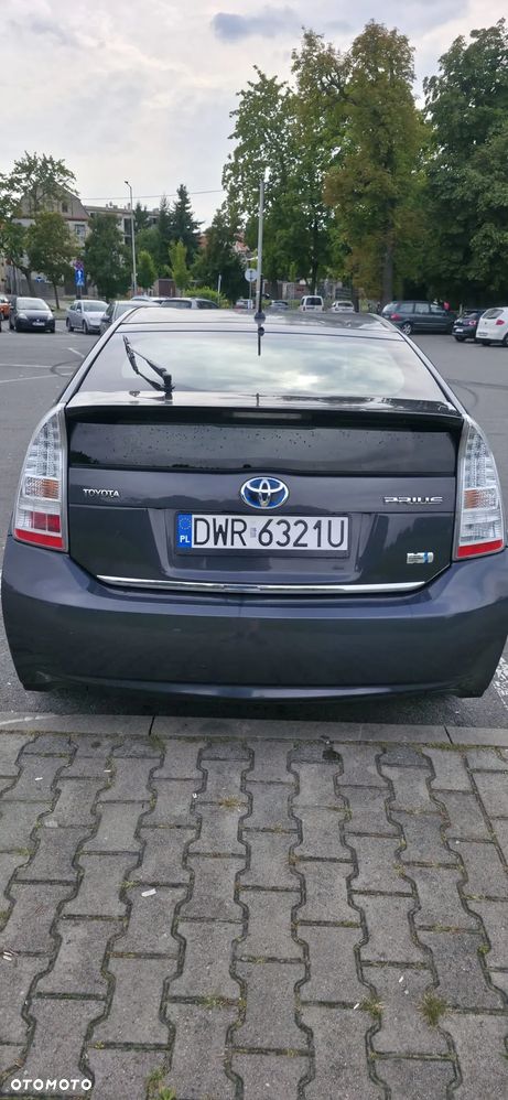 Toyota Prius - 4