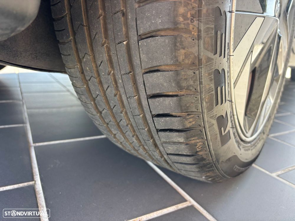 MG MG4 64 kWh Luxury - 35