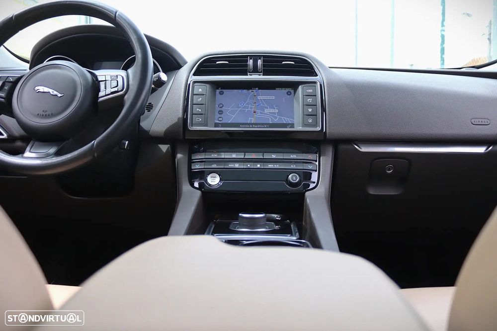 Jaguar F-Pace 20d Aut. Prestige - 22
