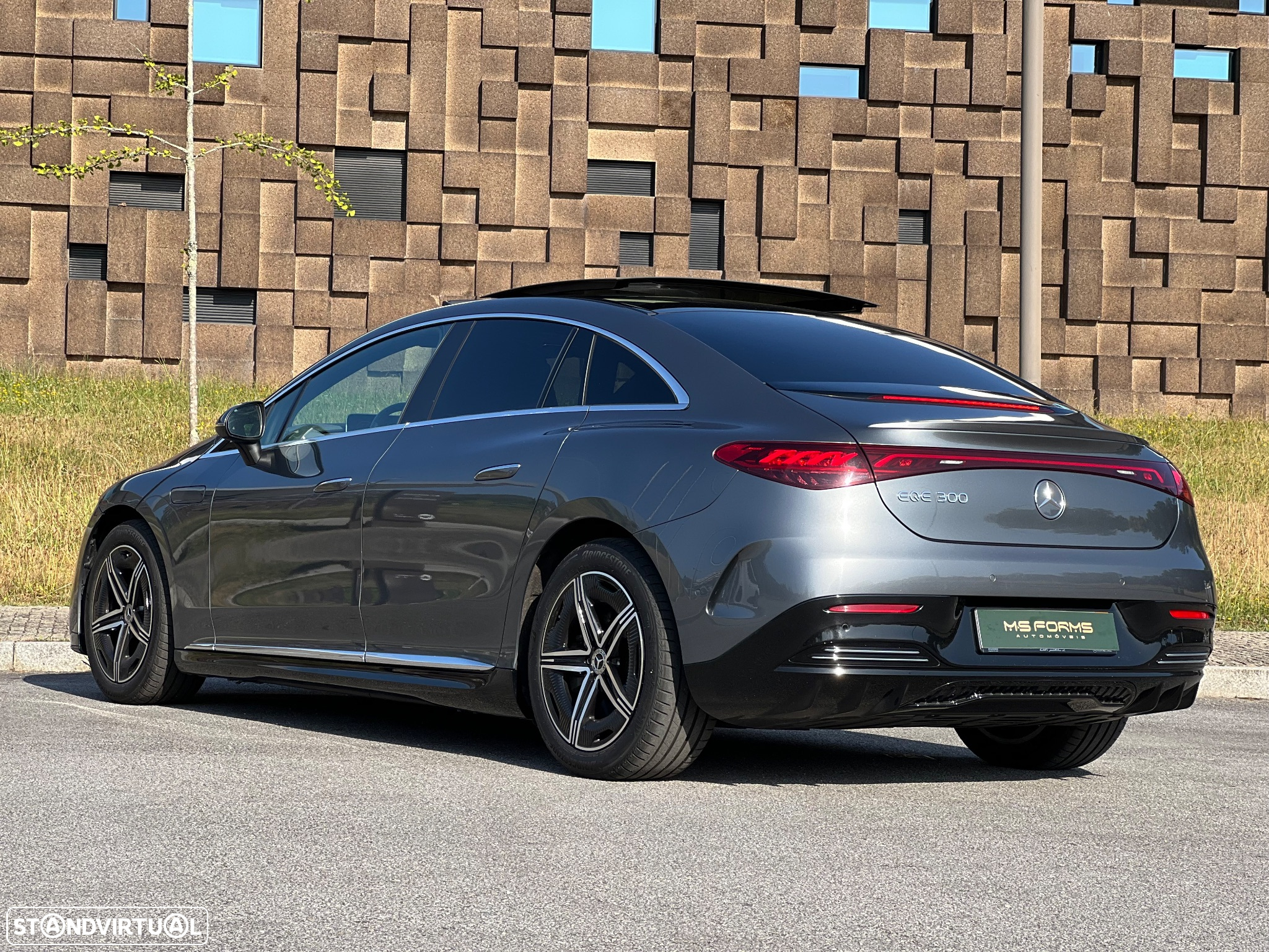 Mercedes-Benz EQE - 8