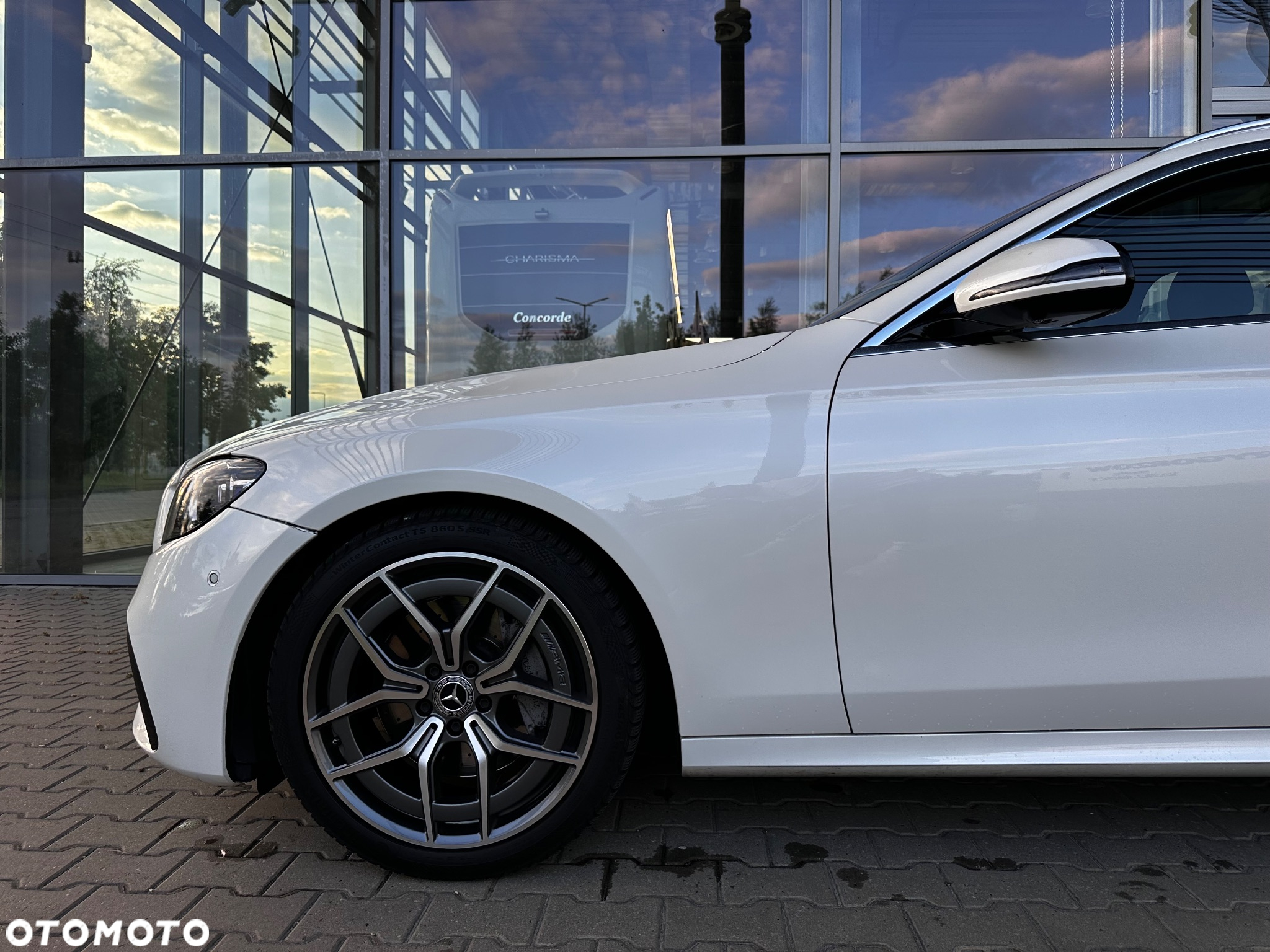 Mercedes-Benz Klasa E 220 d 4-Matic AMG/Avantgarde - 22