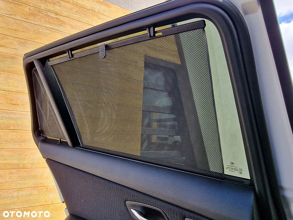 BMW Seria 3 318d DPF Edition Sport - 12