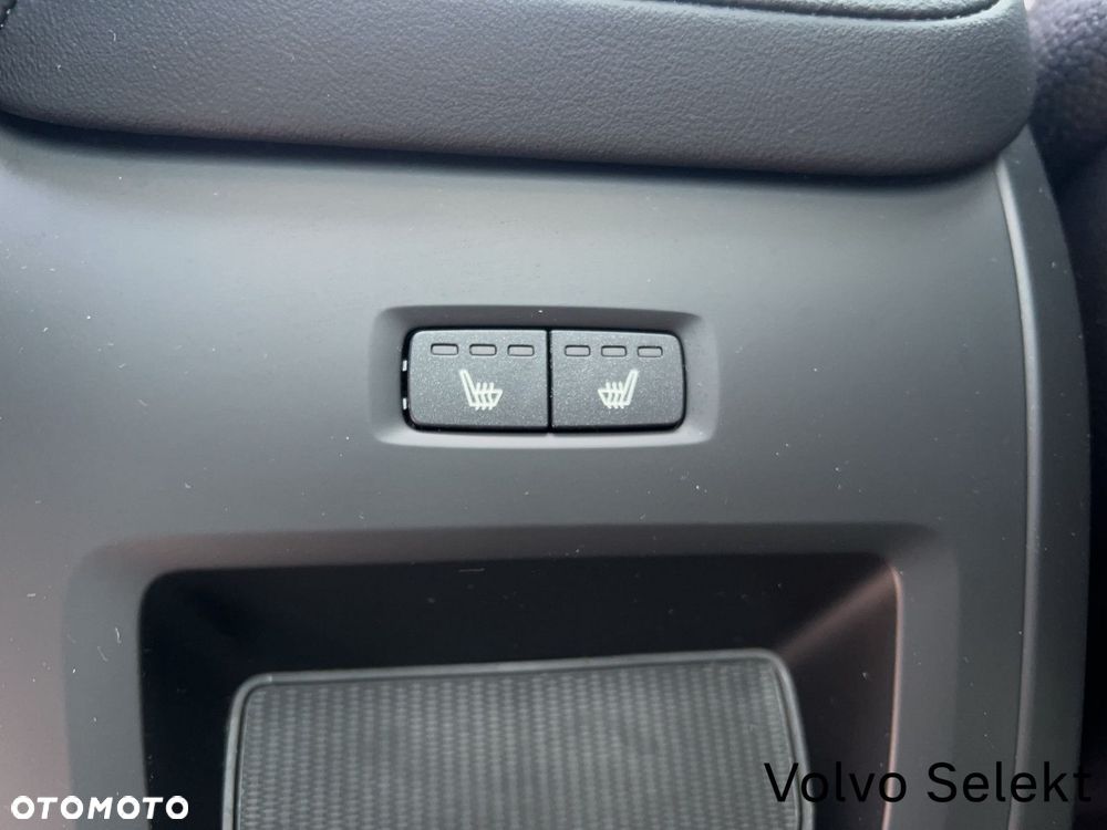 Volvo V60 B4 B Plus Dark - 24