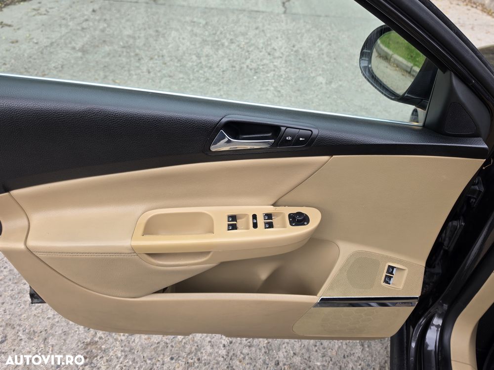 Volkswagen Passat - 11