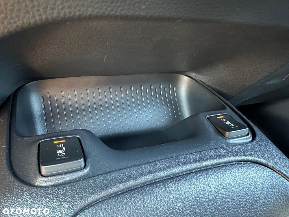Suzuki Swace 1.8 Hybrid Premium Plus CVT - 13