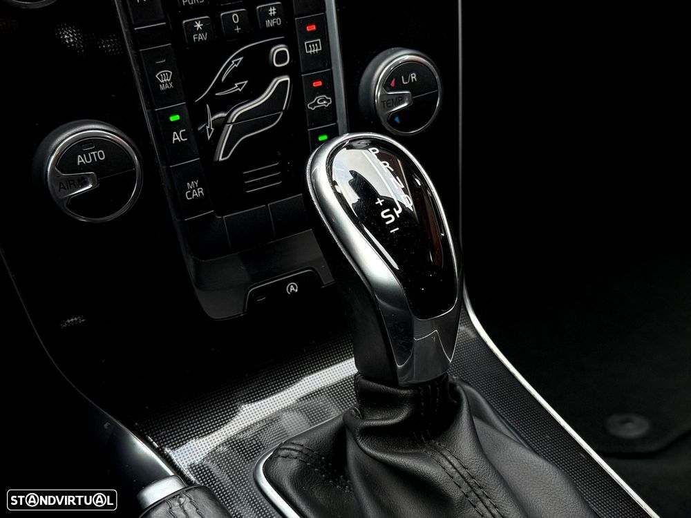 Volvo V40 1.5 T3 Sport Edition Geartronic - 14