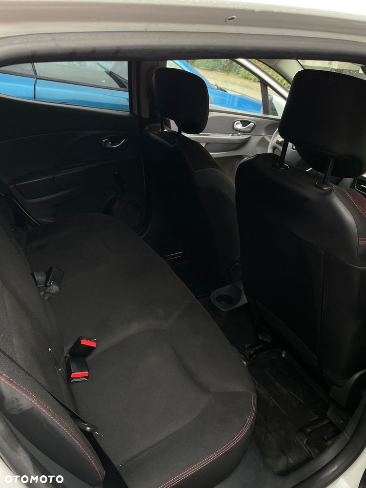 Renault Clio - 11