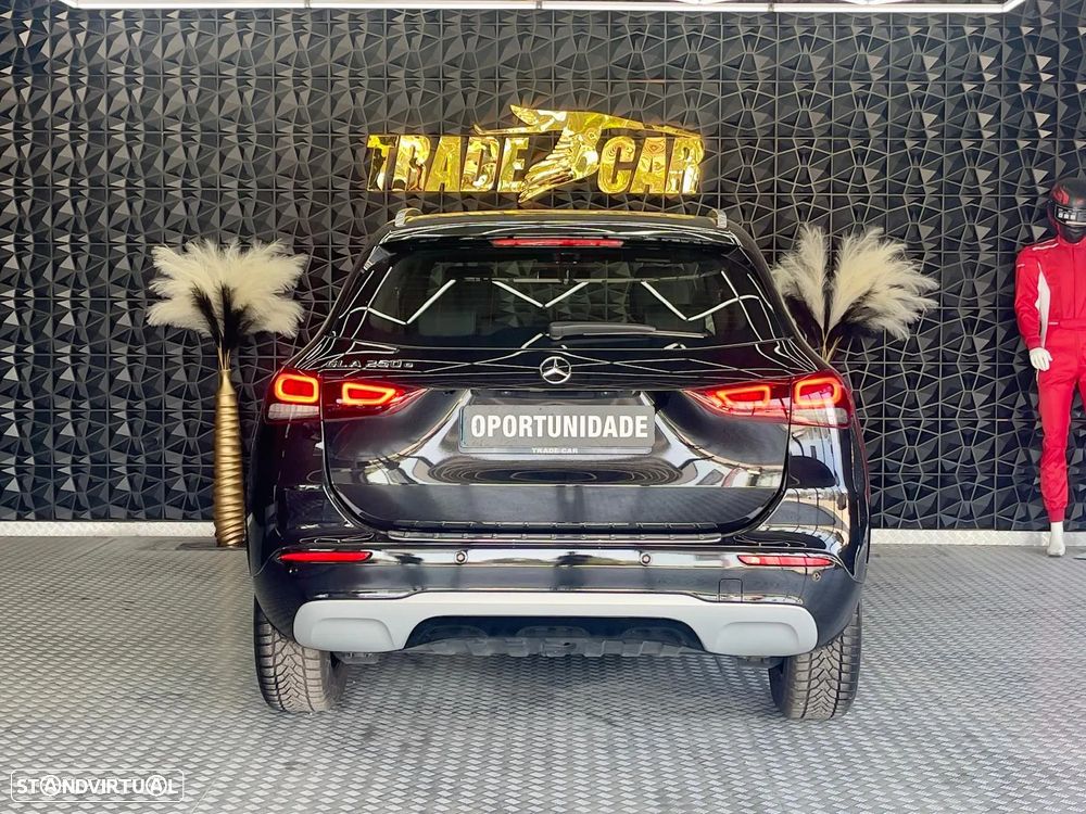 Mercedes-Benz GLA 250 e 8G-DCT - 34
