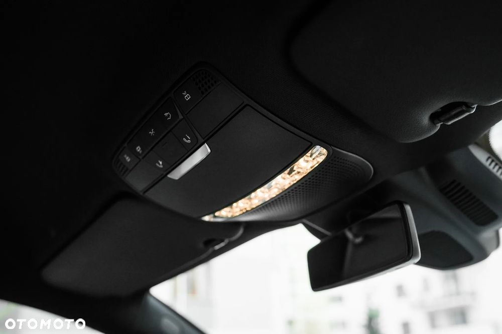 Mercedes-Benz Klasa E 400 4Matic 9G-TRONIC AMG Line - 19