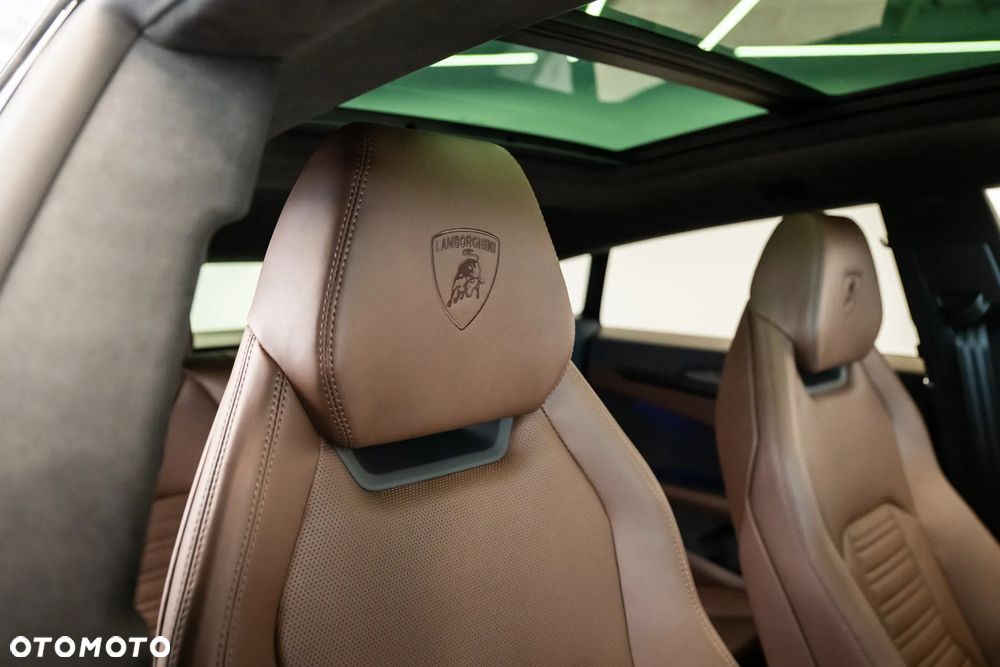 Lamborghini Urus - 15