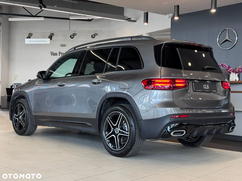 Mercedes-Benz GLB 200 AMG Line 7G-DCT - 3