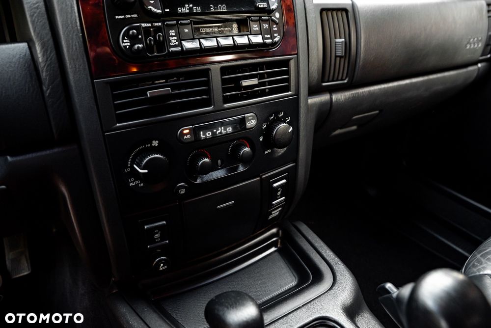 Jeep Grand Cherokee - 28