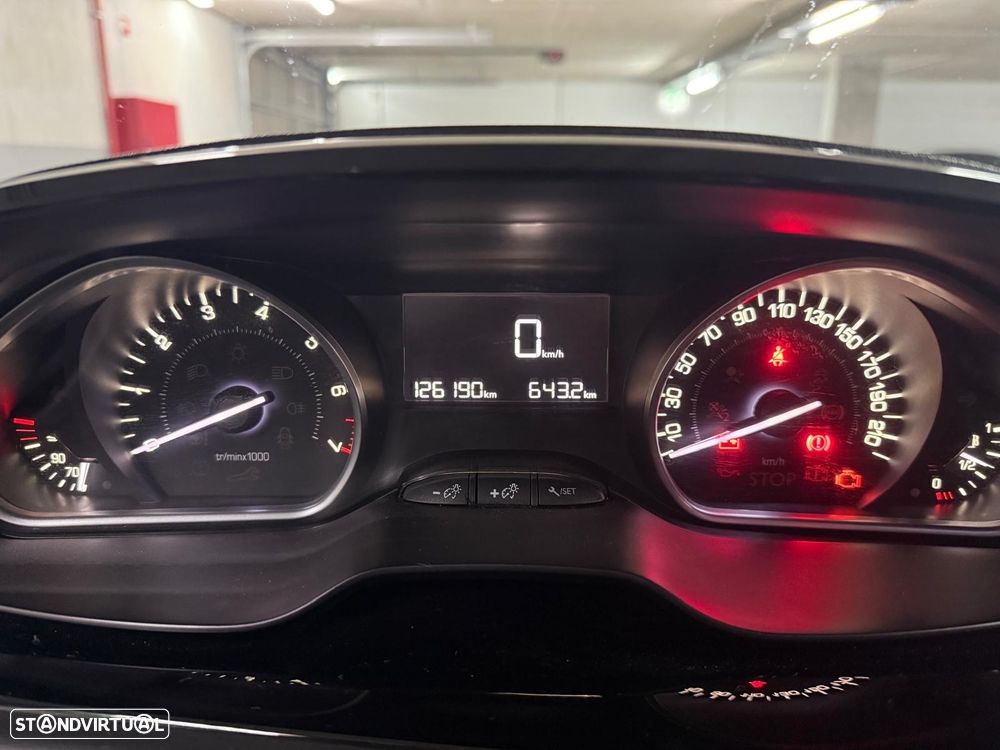 Peugeot 208 1.2 PureTech Allure - 9