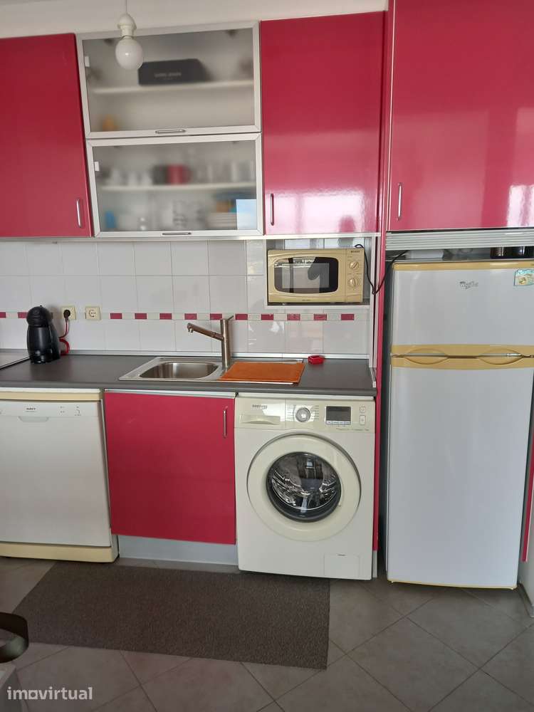 Apartamento T1 com varanda e piscina em Portimão - Grande imagem: 3/11