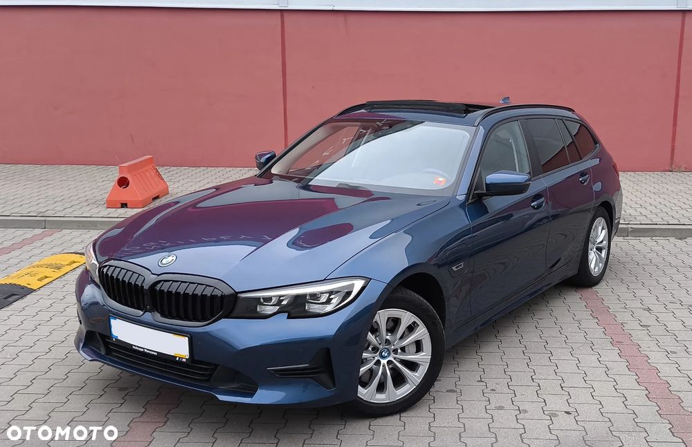 BMW Seria 3 330e Luxury Line - 24