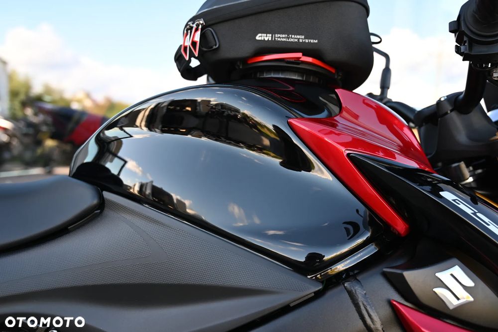 Suzuki GSX 1000 - 30