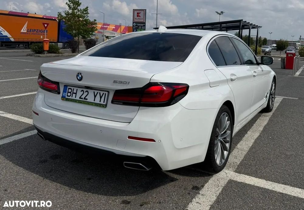 BMW Seria 5 530i AT MHEV - 10