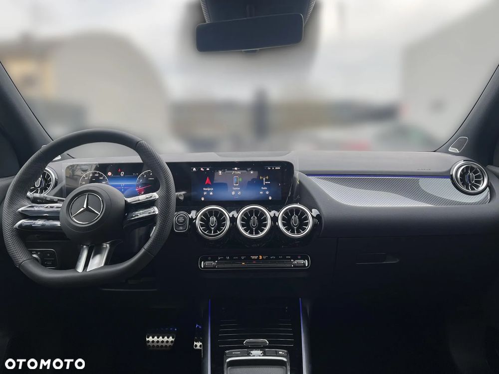 Mercedes-Benz GLA - 15