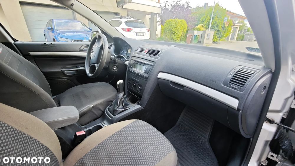 Skoda Octavia 1.6 FSI Ambiente - 23