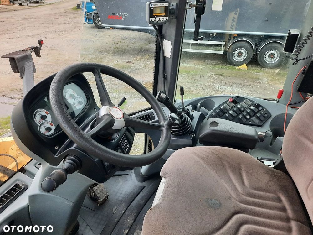 New Holland W270B, - 6