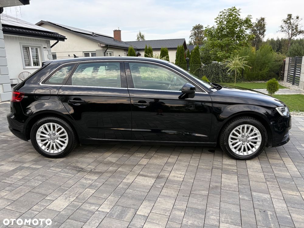 Audi A3 Sportback 1.4 TFSI Ambiente - 17
