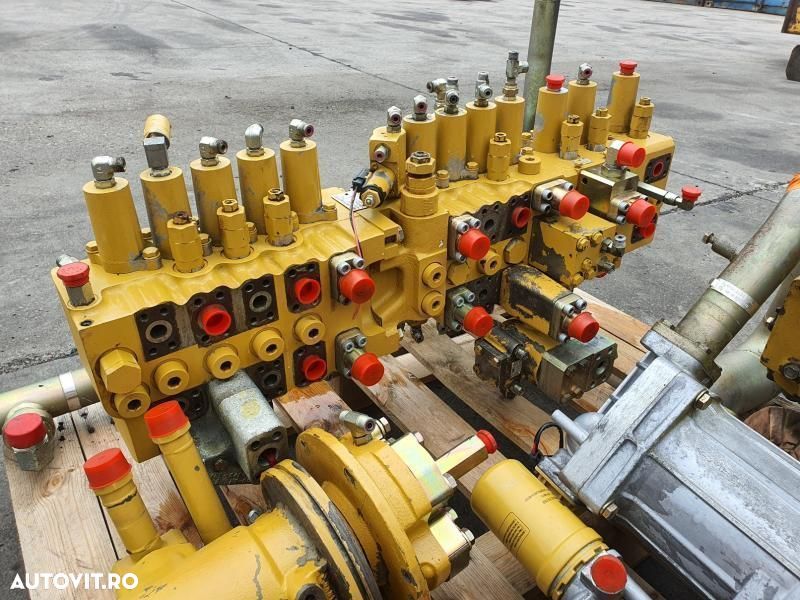Distribuitor hidraulic miniexcavator caterpillar 307 b - 1