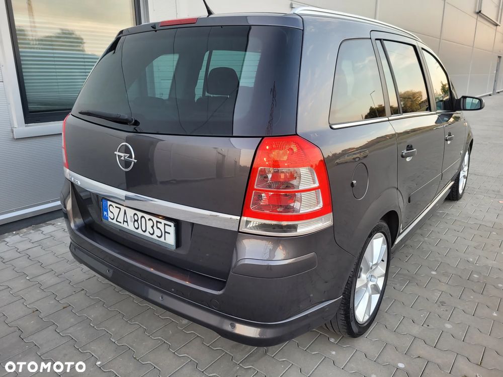 Opel Zafira 1.8 Sport - 21