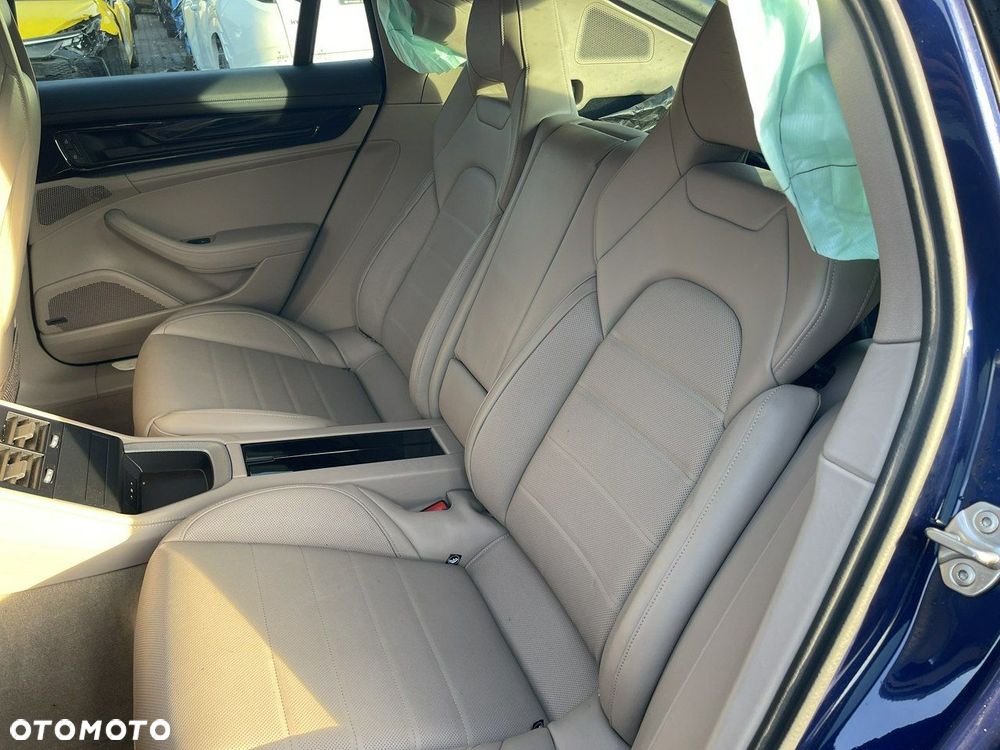 Porsche Panamera 4 - 15
