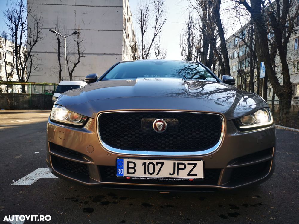 Jaguar XE 2.0 Portfolio - 14