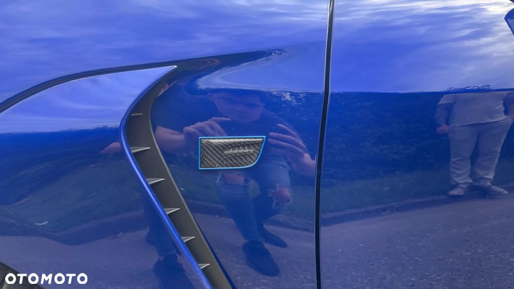 Lexus RC F Carbon - 29