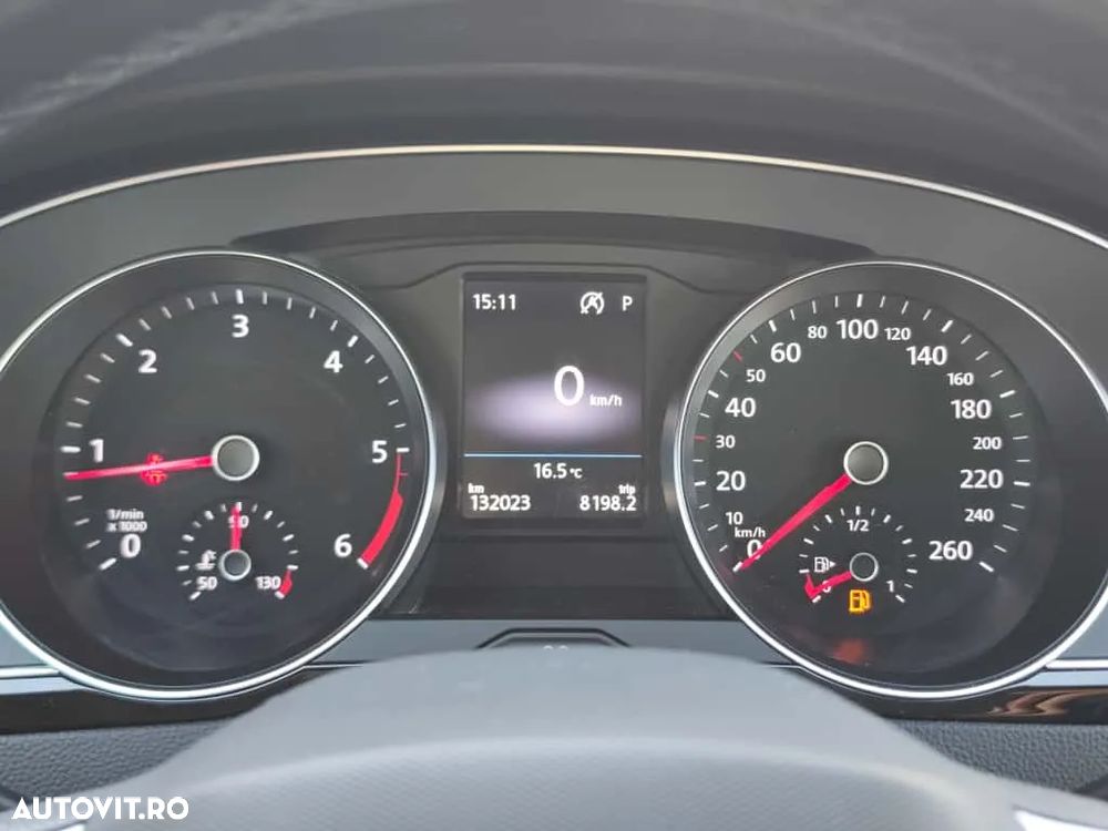 Volkswagen Passat 2.0 TDI DSG Comfortline - 31