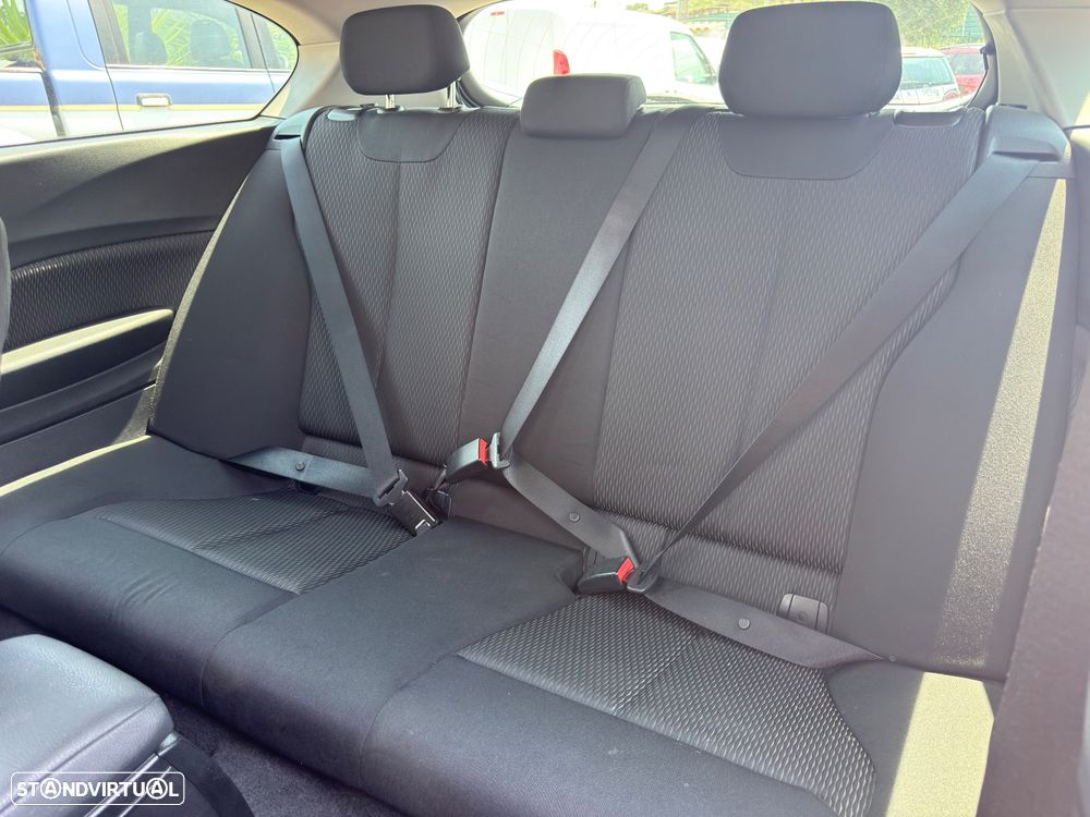 BMW 116 d EfficientDynamics Edition Sport Line - 9