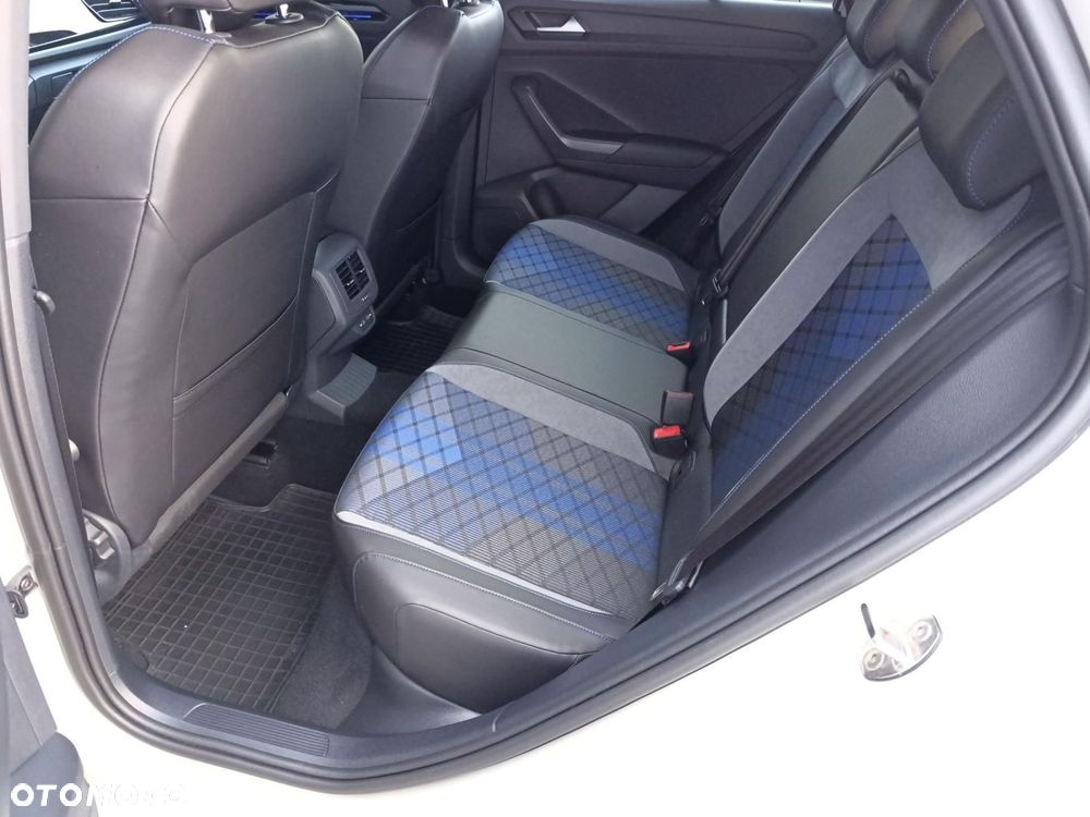 Volkswagen T-Roc - 12