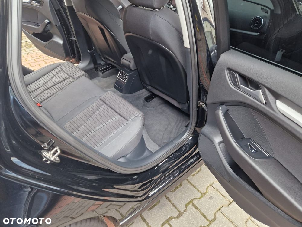 Audi A3 Sportback 1.4 TFSI S tronic S line Sportpaket - 27