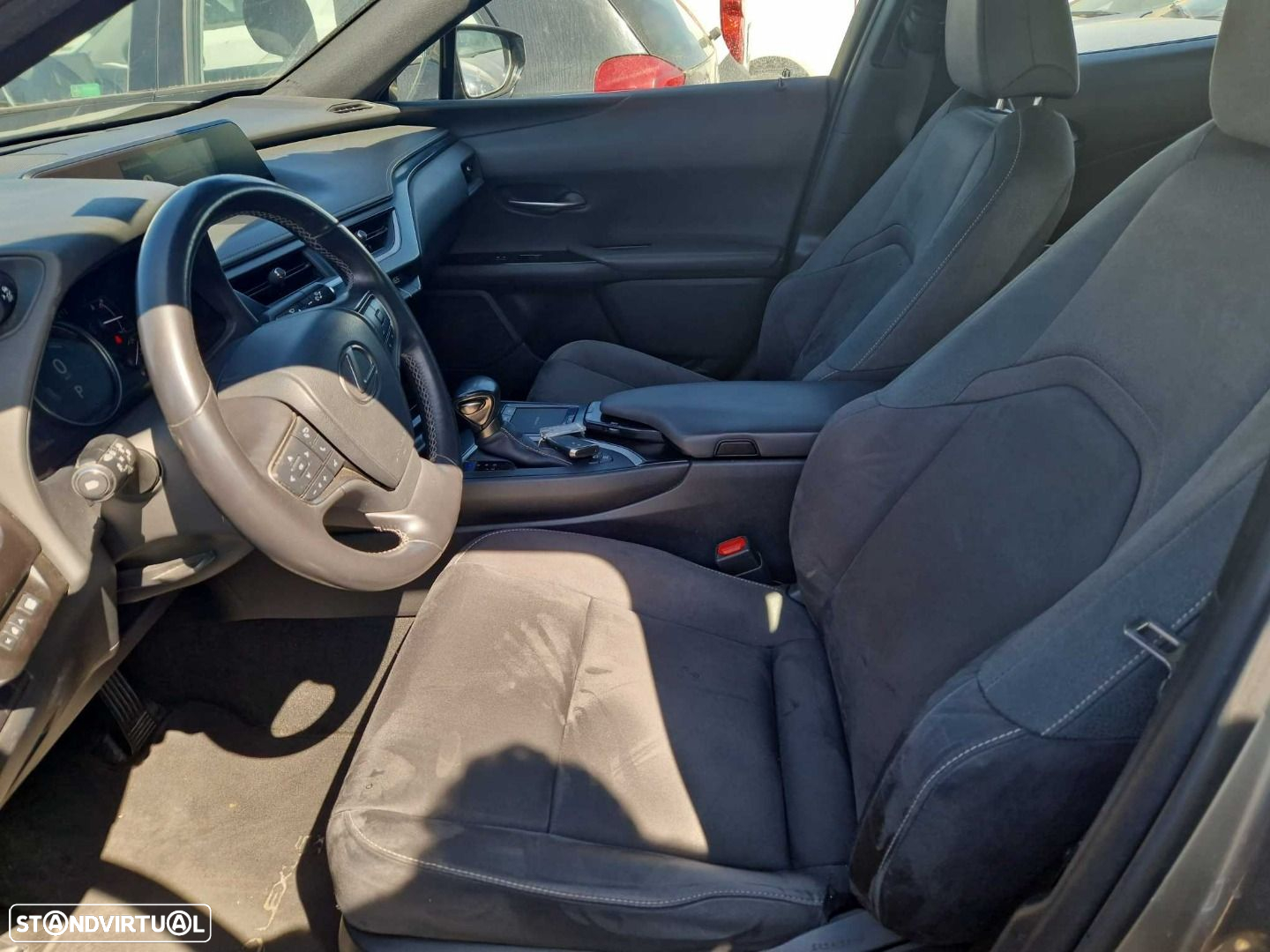 Lexus ux-250h Premium - 4