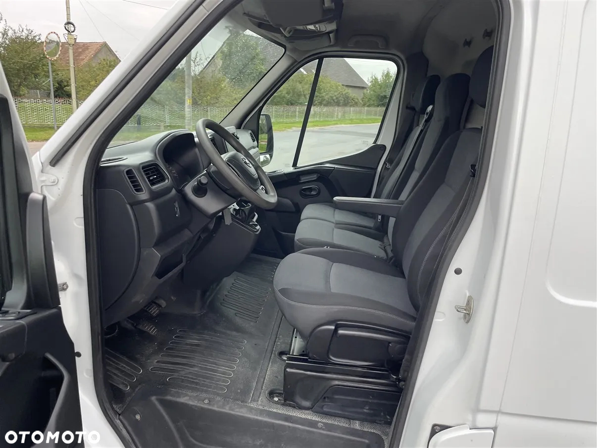 Nissan NV400 - 12