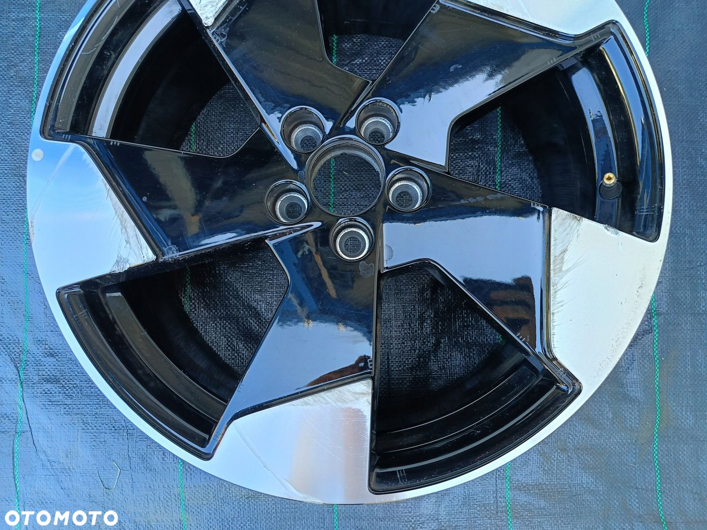 FELGA ALUMINIOWA VOLVO EX-30 EX30 OE 8.0"x19" 5x108 ET48.5 30000286 - 4