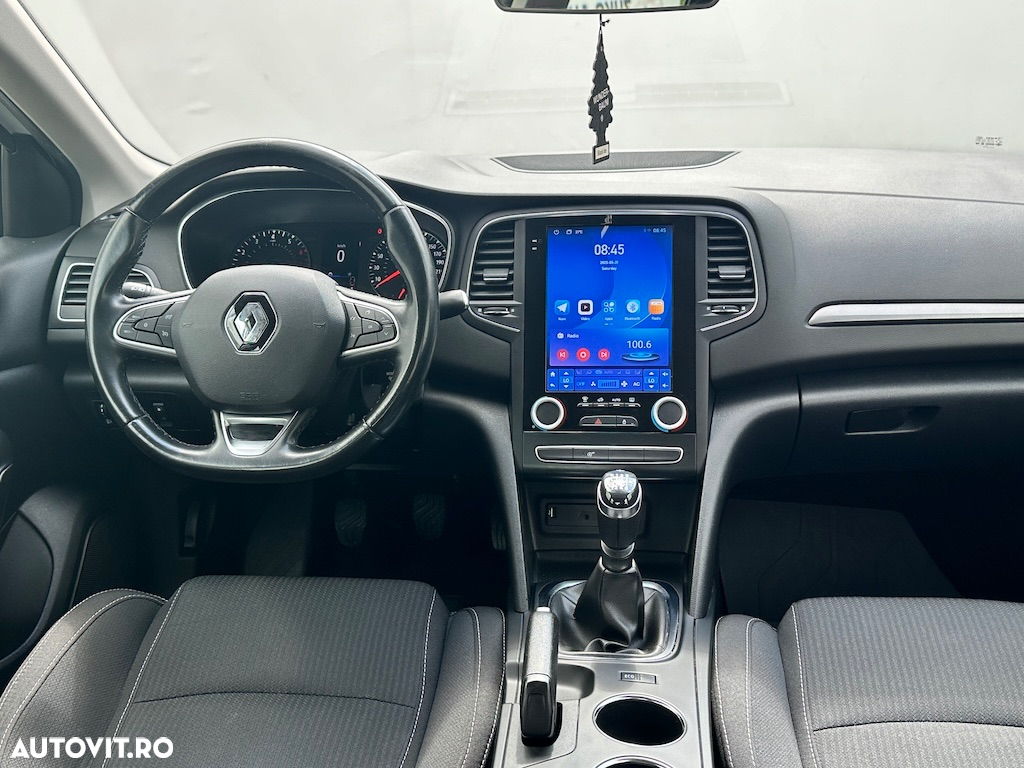 Renault Megane TCe 140 GPF Intens - 8