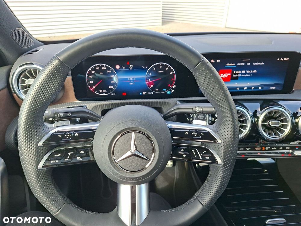 Mercedes-Benz Klasa A 220 4-Matic AMG Line 8G-DCT - 11